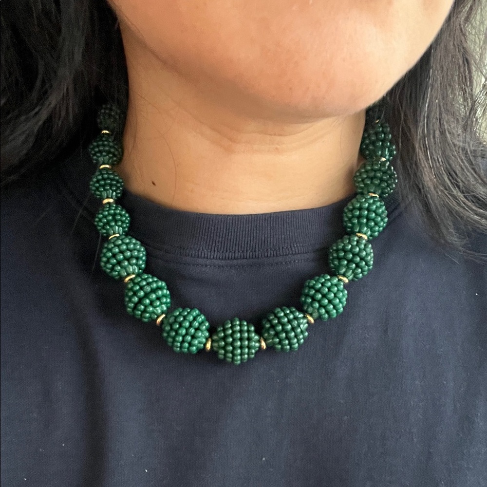 Elegant Green Beaded Necklace with Gold Accents